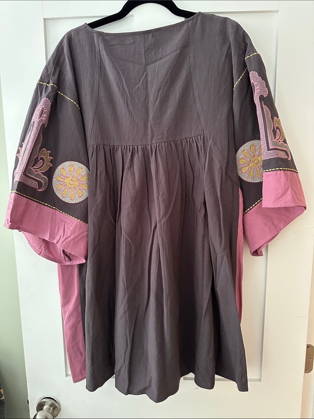 Boho Embroidered V-Neck Tunic Dress in Charcoal and Pink 07 - Picture 3 of 3